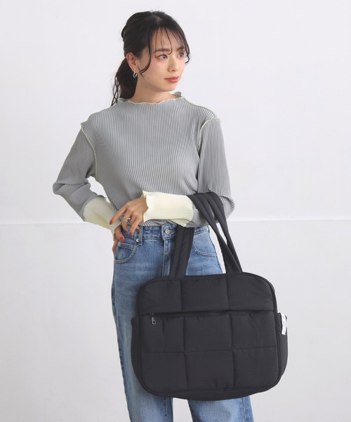 ALTROSE（アルトローズ）の「ボストン ボストンバッグ キルト スクエア キャリーオン 中綿 トラベル エンティ（ボストンバッグ・レディース・グレー/ブラック/グレイッシュベージュ・FREE）」の15枚目の写真