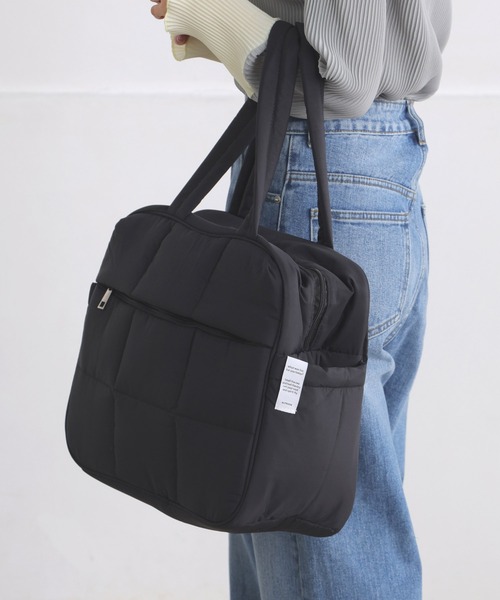 ALTROSE（アルトローズ）の「ボストン ボストンバッグ キルト スクエア キャリーオン 中綿 トラベル エンティ（ボストンバッグ・レディース・グレー/ブラック/グレイッシュベージュ・FREE）」の13枚目の写真