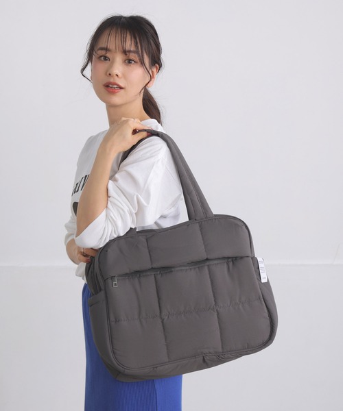 ALTROSE（アルトローズ）の「ボストン ボストンバッグ キルト スクエア キャリーオン 中綿 トラベル エンティ（ボストンバッグ・レディース・グレー/ブラック/グレイッシュベージュ・FREE）」の20枚目の写真