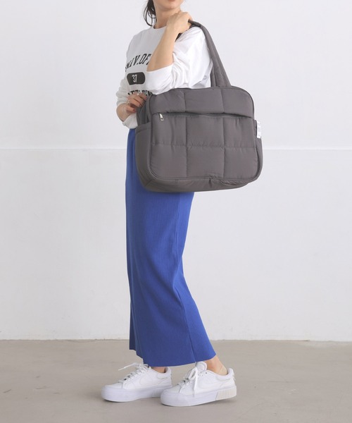 ALTROSE（アルトローズ）の「ボストン ボストンバッグ キルト スクエア キャリーオン 中綿 トラベル エンティ（ボストンバッグ・レディース・グレー/ブラック/グレイッシュベージュ・FREE）」の19枚目の写真