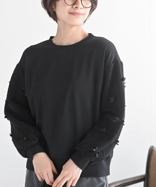 rps(アールピーエス)の「リボン異素材スリーブ裏起毛プルオーバー(スウェット・レディース・ブラック/アイボリー/グレイッシュベージュ・フリー)」の2枚目の写真