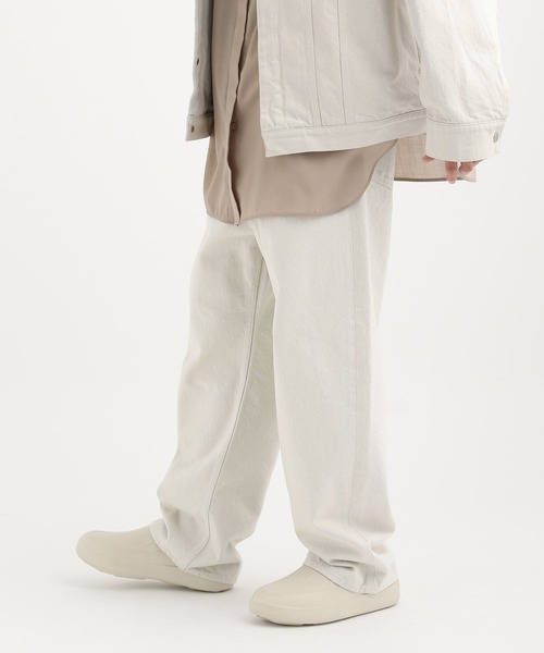 STERNBERG（スタンバーグ）の「ノータックデニムワイドパンツ