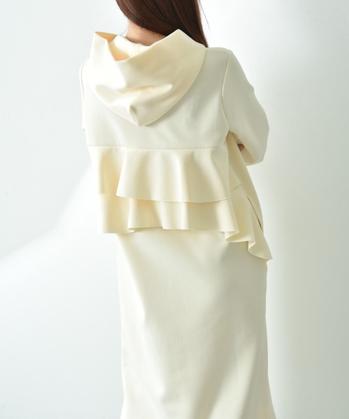 anana(アナナ)の「【anana】ダンボールフリルフーディーワンピース(ワンピース・レディース・ブラック/アイボリー/チャコールグレー・FREE)」の10枚目の写真