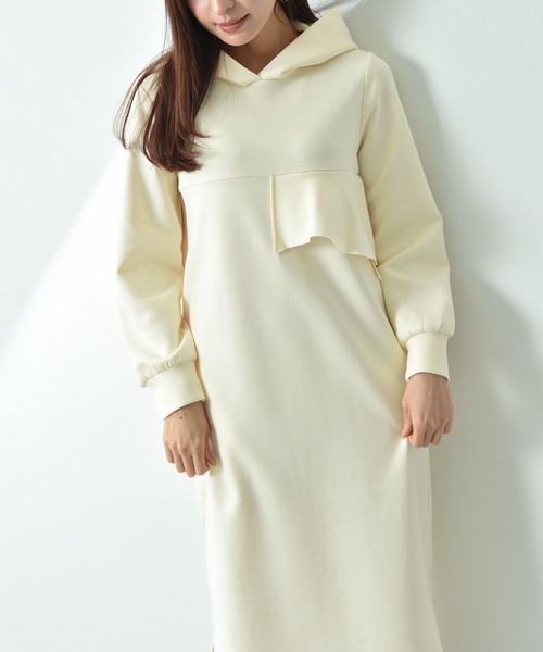 anana(アナナ)の「【anana】ダンボールフリルフーディーワンピース(ワンピース・レディース・ブラック/アイボリー/チャコールグレー・FREE)」の8枚目の写真