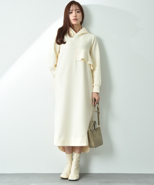 anana(アナナ)の「【anana】ダンボールフリルフーディーワンピース(ワンピース・レディース・ブラック/アイボリー/チャコールグレー・FREE)」の7枚目の写真