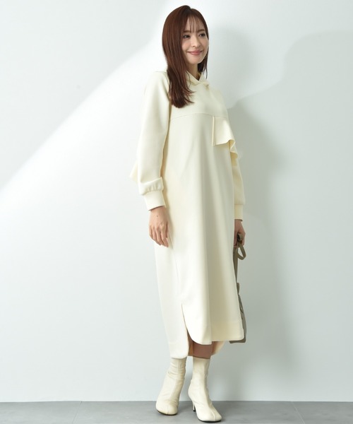 anana(アナナ)の「【anana】ダンボールフリルフーディーワンピース(ワンピース・レディース・ブラック/アイボリー/チャコールグレー・FREE)」の6枚目の写真