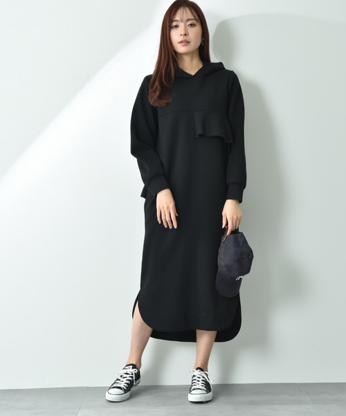 anana(アナナ)の「【anana】ダンボールフリルフーディーワンピース(ワンピース・レディース・ブラック/アイボリー/チャコールグレー・FREE)」の19枚目の写真