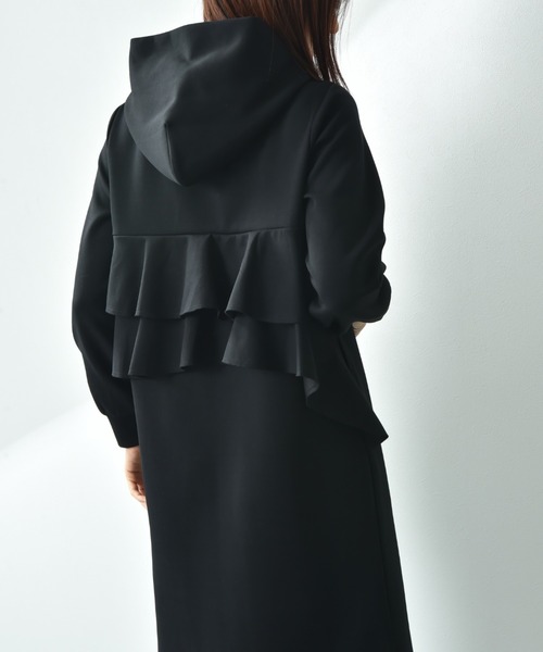 anana(アナナ)の「【anana】ダンボールフリルフーディーワンピース(ワンピース・レディース・ブラック/アイボリー/チャコールグレー・FREE)」の14枚目の写真