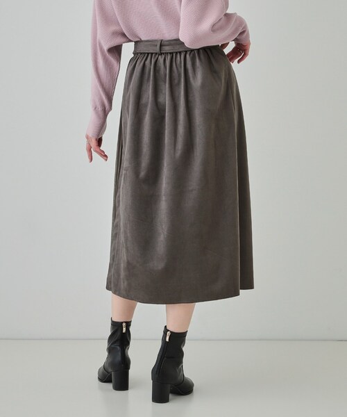DRESKIP（ドレスキップ）の「【S-LL】共布ベルト付き サイドプリーツ切り替えスカート（スカート・レディース・チャコールグレー/ナチュラル/ブルー・01/02/03/04）」の5枚目の写真
