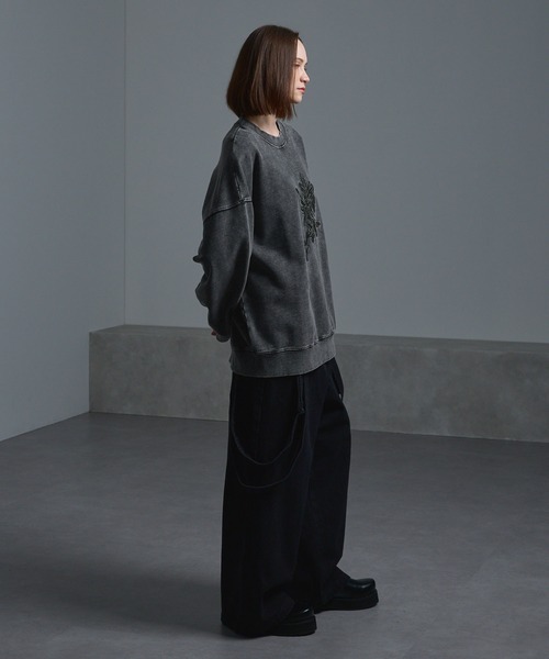 cussil(クシル)の「【cussil/クシル】ピグメントスノーウォッシュ加工フラワー刺繍スウェット(スウェット・メンズ・グレー/ブラック/ブラウン/スモークグレー・L/M/S/XS)」の12枚目の写真