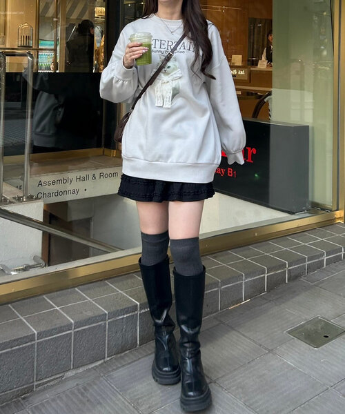 Another Branch olive des olive(アナザーブランチオリーブデオリーブ)の「ネコ×レースリボン裏起毛プルオーバー(スウェット・レディース・サックスブルー/アイボリー/スミクロ・FREE)」の5枚目の写真
