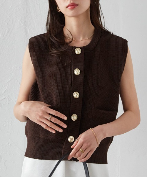 RANAN（ラナン）の「ニュアンスボタンノースリーブニットトップス（ベスト・レディース・ブラック/ホワイト/ブラウン/チャコール・LL/L/M）」の18枚目の写真