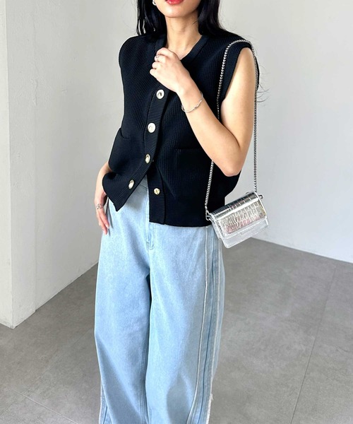 RANAN（ラナン）の「ニュアンスボタンノースリーブニットトップス（ベスト・レディース・ブラック/ホワイト/ブラウン/チャコール・LL/L/M）」の20枚目の写真