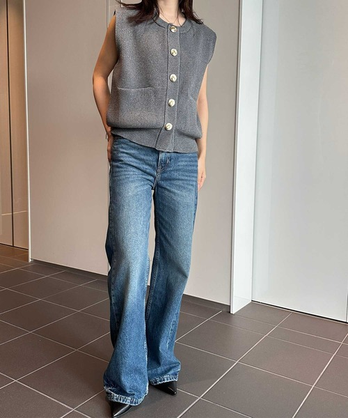 RANAN（ラナン）の「ニュアンスボタンノースリーブニットトップス（ベスト・レディース・ブラック/ホワイト/ブラウン/チャコール・LL/L/M）」の22枚目の写真