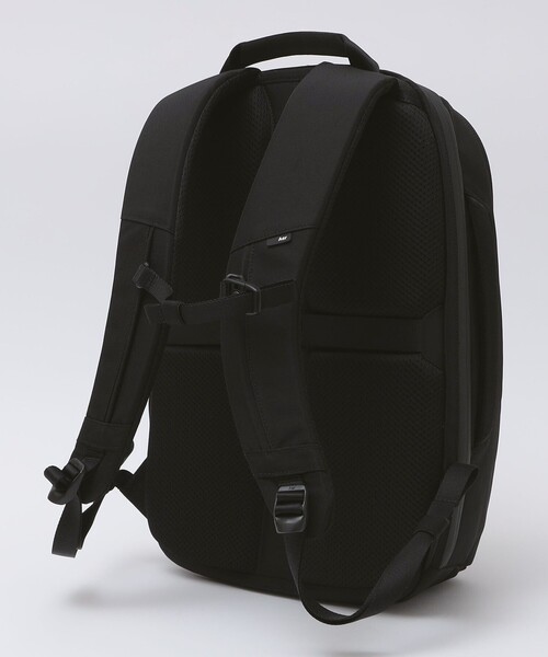 Aer(エアー)の「【SHIPS別注】Aer: DAY PACK(バックパック/リュック・メンズ・ブラック・ONE SIZE)」の11枚目の写真