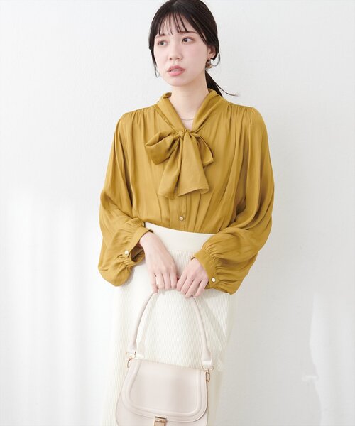 natural couture（ナチュラルクチュール）の「osonoとろみサテンボータイブラウス（シャツ/ブラウス・レディース・その他1/イエロー/モカ/ブルー/オフホワイト・FREE）」の10枚目の写真