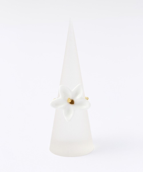 NACH(ナッシュ)の「(NACH)ジャスミンリング(リング・レディース・ホワイト・ONE SIZE)」の4枚目の写真