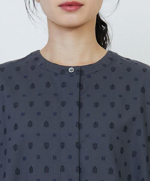 LOISIR（ロワズィール）の「小紋柄カットジャカードワンピース（ワンピース・レディース・グレー/キナリ・M/MT）」の21枚目の写真