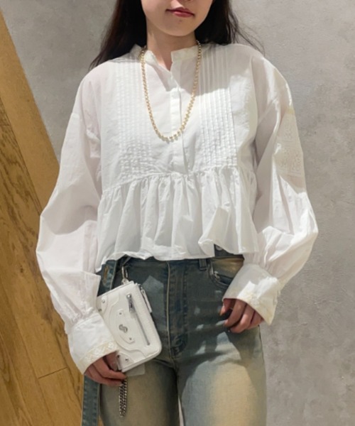 JEANASIS(ジーナシス)の「エンブロイダリーペプラムブラウス/328072(シャツ/ブラウス・レディース・ホワイト/ブラック・FREE)」の2枚目の写真