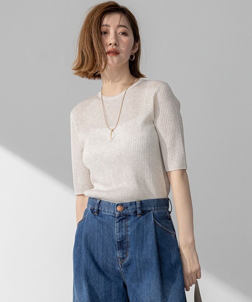 23区（ニジュウサンク）の「【洗える】シャイニーシアー リブ ニット（ニット/セーター・レディース・ブラック系/ライトグレー系/ベージュ系・38/40）」の3枚目の写真