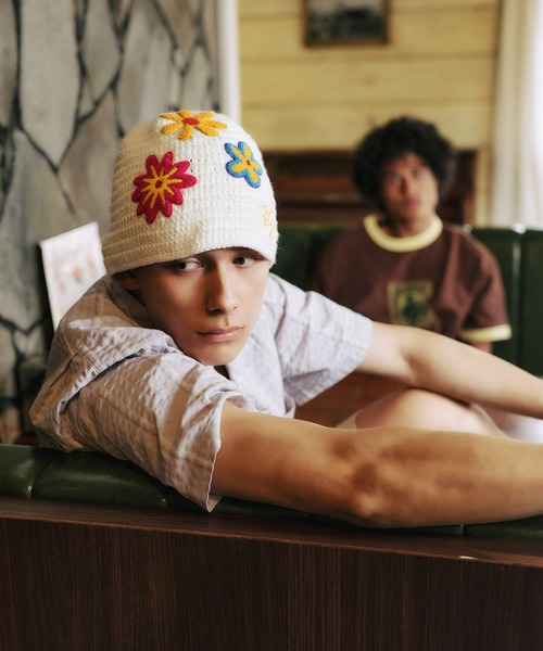 XLARGE(エクストララージ)の「CROCHET FLOWER KNIT HAT(ハット・メンズ・ホワイト/ブラック・ONE SIZE)」の1枚目の写真