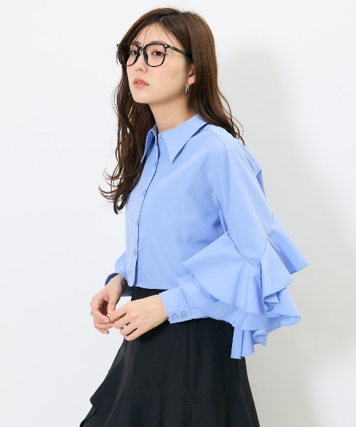 AND COUTURE（アンドクチュール）の「アシメフリルクロップドシャツ（シャツ/ブラウス・レディース・ネイビー/ブルー/オフホワイト・FREE）」の8枚目の写真
