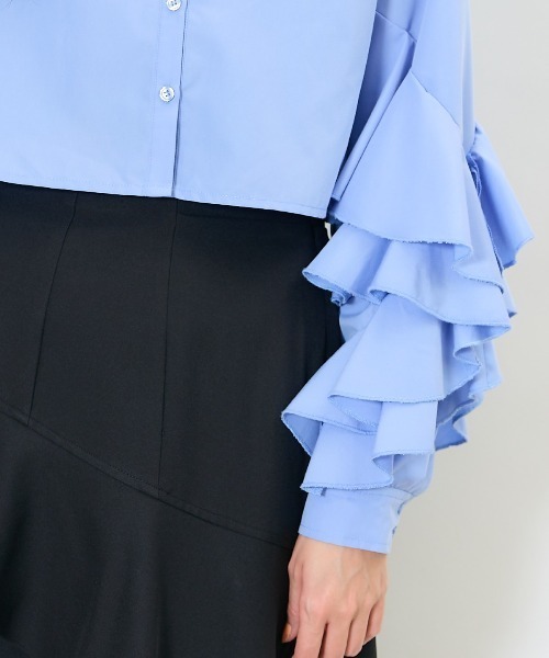 AND COUTURE（アンドクチュール）の「アシメフリルクロップドシャツ（シャツ/ブラウス・レディース・ネイビー/ブルー/オフホワイト・FREE）」の9枚目の写真