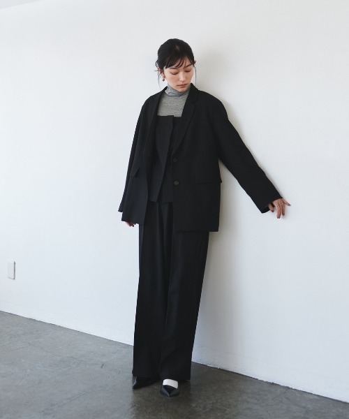 FMiBL(ファミル)の「タックワイドパンツ(スラックス・レディース・ブラック/ミント・FREE)」の8枚目の写真