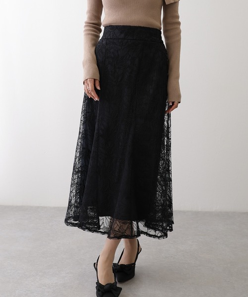 Lace Ladies(レースレディース)の「フラワー 刺繍 チュール フレア ロング スカート(スカート・レディース・ネイビー/グレー/グレイッシュベージュ/ブラック・FREE/S)」の1枚目の写真