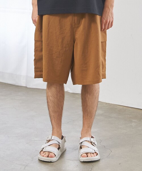 J.PRESS YORK STREET(ジェイプレスヨークストリート)の「【UNISEX】リネンライクイージーカーゴ ハーフパンツ(その他パンツ・メンズ・ブラック系/ブラウン系/ライトグリーン系/ライトグレー系・LARGE/SMALL)」の3枚目の写真
