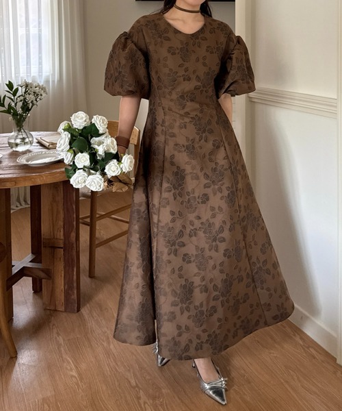 efill（エフィル）の「ボリューム袖 の ジャガード ワンピース（ワンピース・レディース・ベージュ/ホワイト/ブラウン・S/M）」の2枚目の写真