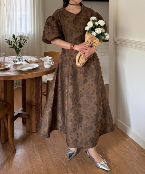 efill（エフィル）の「ボリューム袖 の ジャガード ワンピース（ワンピース・レディース・ベージュ/ホワイト/ブラウン・S/M）」の7枚目の写真