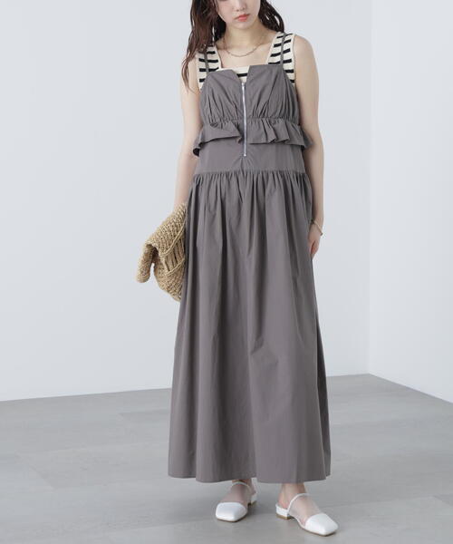 FREE'S MART（フリーズマート）の「◆ペプラムキャミティアードワンピース（ワンピース・レディース・グレー/ホワイト/ベージュ/ブルー・SMALL/MEDIUM）」の6枚目の写真