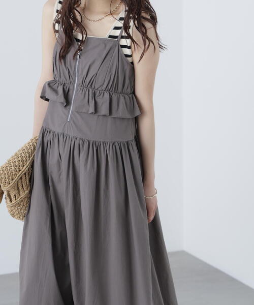 FREE'S MART（フリーズマート）の「◆ペプラムキャミティアードワンピース（ワンピース・レディース・グレー/ホワイト/ベージュ/ブルー・SMALL/MEDIUM）」の13枚目の写真