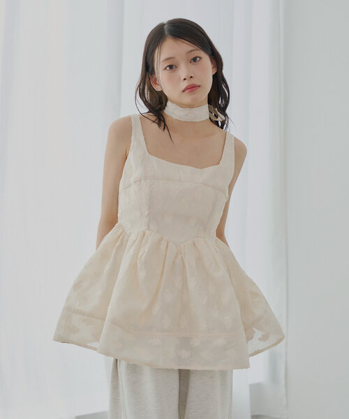 Chico アシメリボンボリュームフラワーキャミチュニック SALON by Chico】アシメリボンボリュームフラワーキャミ