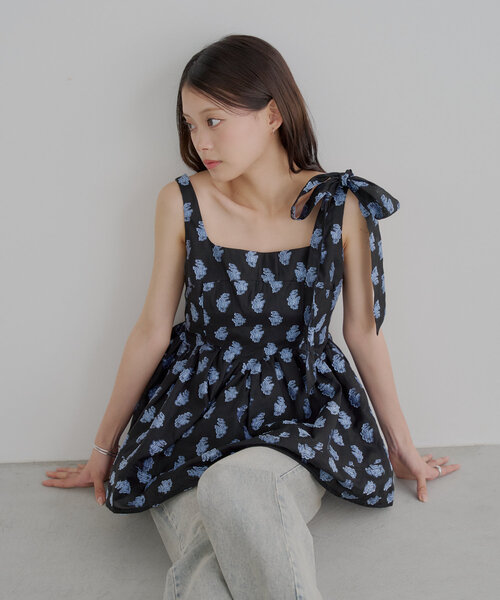 SALON by Chico】アシメリボンボリュームフラワーキャミ