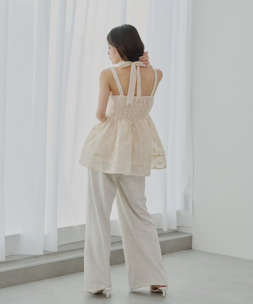 Chico(チコ)の「【SALON by Chico】アシメリボンボリュームフラワーキャミチュニック(チュニック・レディース・ピンク/アイボリー/ブラック・FREE)」の8枚目の写真