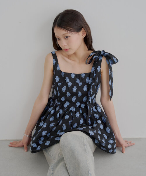 Chico(チコ)の「【SALON by Chico】アシメリボンボリュームフラワーキャミチュニック(チュニック・レディース・ピンク/アイボリー/ブラック・FREE)」の10枚目の写真