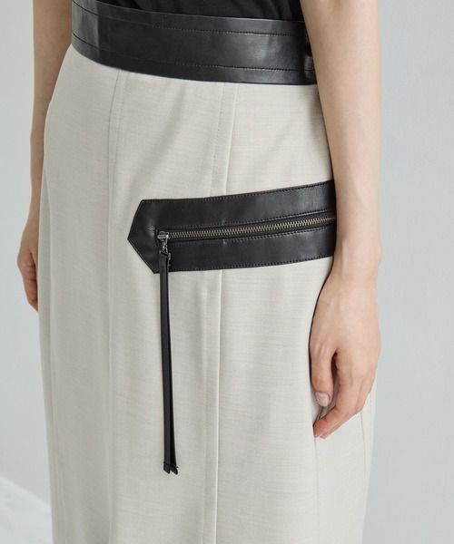 STUDIOUS（ステュディオス）の「【STUDIOUS/ステュディオス】Leather Belted Straight SK/レザーベルテッドストレッチスカート（スカート・レディース・ブラック/ライトベージュ・1/2）」の17枚目の写真