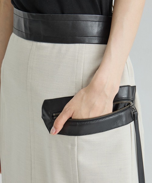 STUDIOUS（ステュディオス）の「【STUDIOUS/ステュディオス】Leather Belted Straight SK/レザーベルテッドストレッチスカート（スカート・レディース・ブラック/ライトベージュ・1/2）」の16枚目の写真