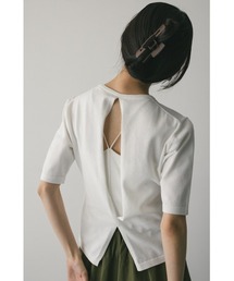 バックスリットニット
