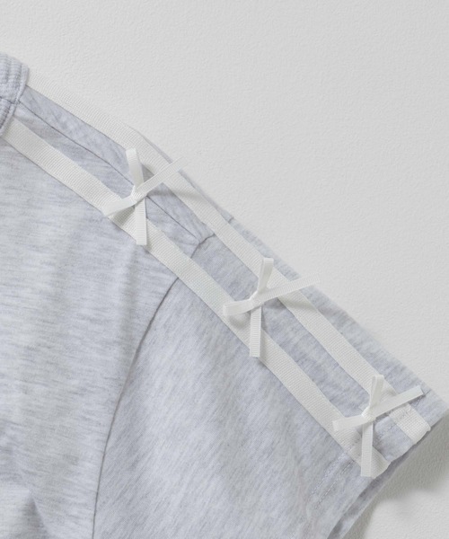 Mac-House（マックハウス）の「Simplify 肩リボン フェイクレイヤード リボンデザインプルオーバー（Tシャツ/カットソー・キッズ・オートミール/ブラック・130/140/150/160）」の7枚目の写真