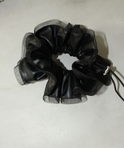 MAISON CHUCLLA（メゾンチュクラ）の「【MAISON CHUCLLA】チュールコンビ レザーライクシュシュ chaj25s01（シュシュ・レディース・ブラック・FREE）」の19枚目の写真