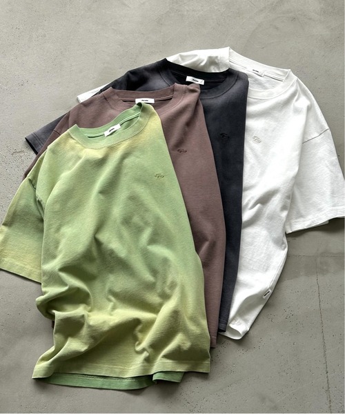 Perushu(ペルーシュ)の「フェードスプレー加工 ロゴ刺繍Tシャツ(Tシャツ/カットソー・メンズ・ブラウン/オフホワイト/オリーブ/ブラック・MEDIUM/LARGE)」の5枚目の写真