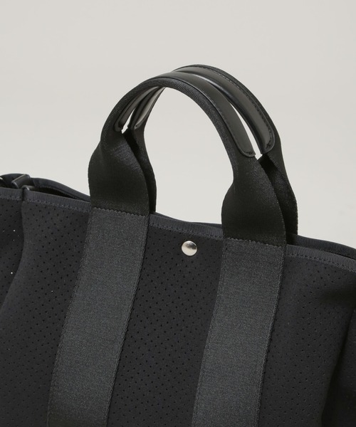 NANO universe（ナノユニバース）の「パンチングショルダートートバッグ（トートバッグ・レディース・グレー/ブラック・FREE）」の9枚目の写真