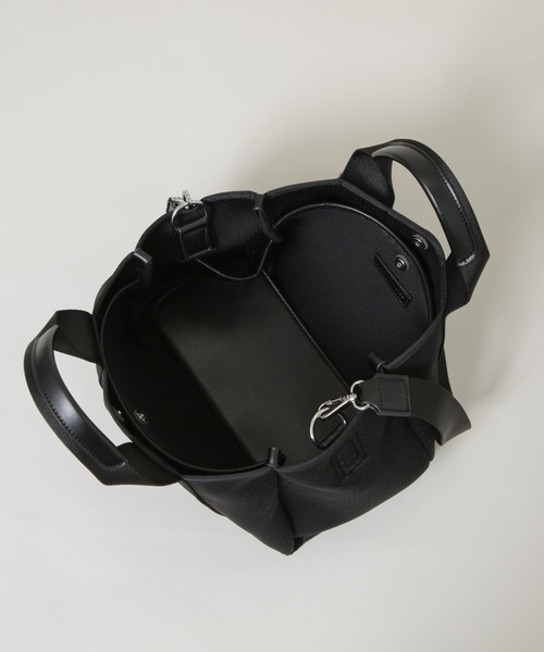 NANO universe（ナノユニバース）の「パンチングショルダートートバッグ（トートバッグ・レディース・グレー/ブラック・FREE）」の8枚目の写真