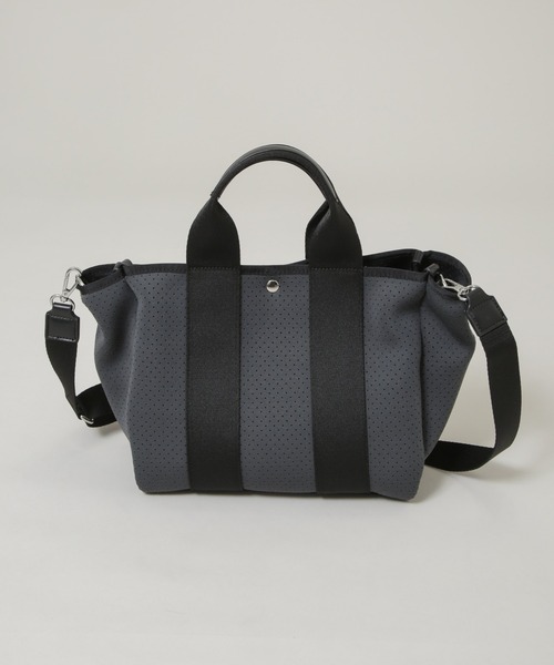 NANO universe（ナノユニバース）の「パンチングショルダートートバッグ（トートバッグ・レディース・グレー/ブラック・FREE）」の3枚目の写真