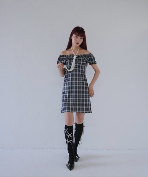 Uenui(ウニュイ)の「【 cunii 】 クラシカルチェックパフスリーブミニワンピース(ワンピース・レディース・ブラック・FREE)」の4枚目の写真