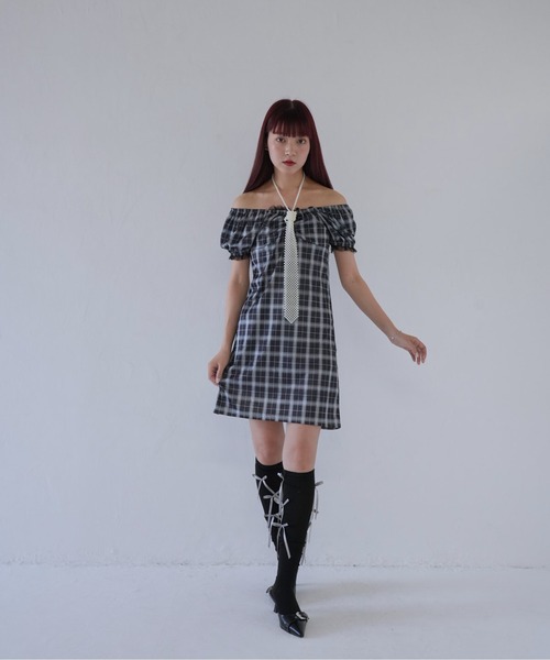 Uenui(ウニュイ)の「【 cunii 】 クラシカルチェックパフスリーブミニワンピース(ワンピース・レディース・ブラック・FREE)」の6枚目の写真