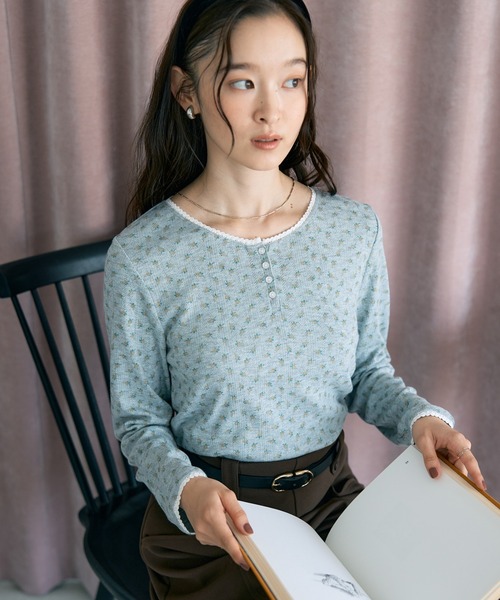 earth music&ecology（アースミュージックアンドエコロジー）の「【WEB限定/新色追加】アイレットジャカードタイトプルオーバー（Tシャツ/カットソー・レディース・グレー/ピンク/イエロー系その他/ブルー・FREE）」の8枚目の写真